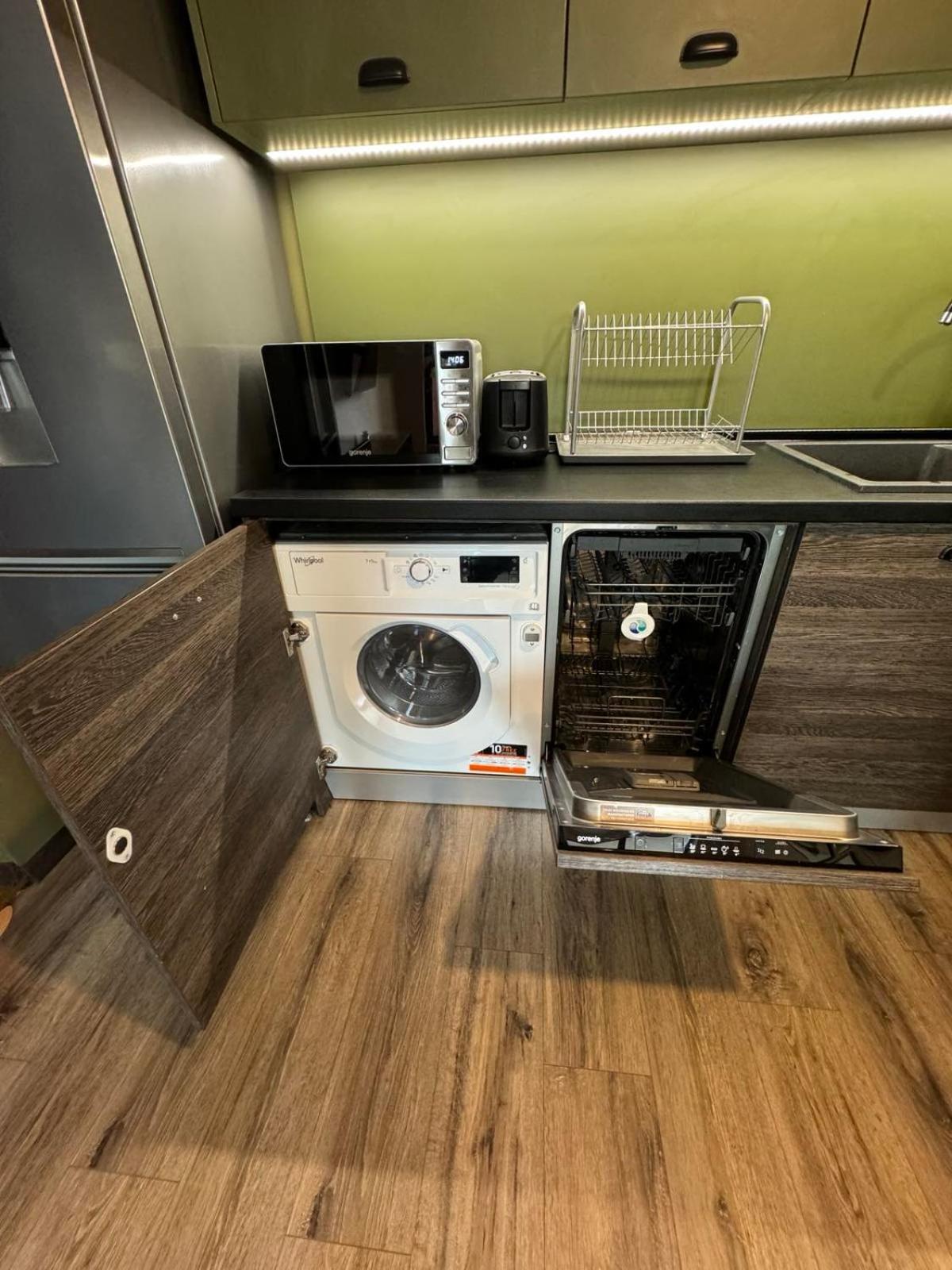 Lovely 1 Bedroom Apartment In The Heart Of 바르나 외부 사진