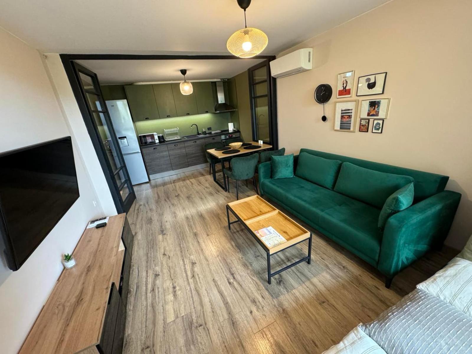 Lovely 1 Bedroom Apartment In The Heart Of 바르나 외부 사진